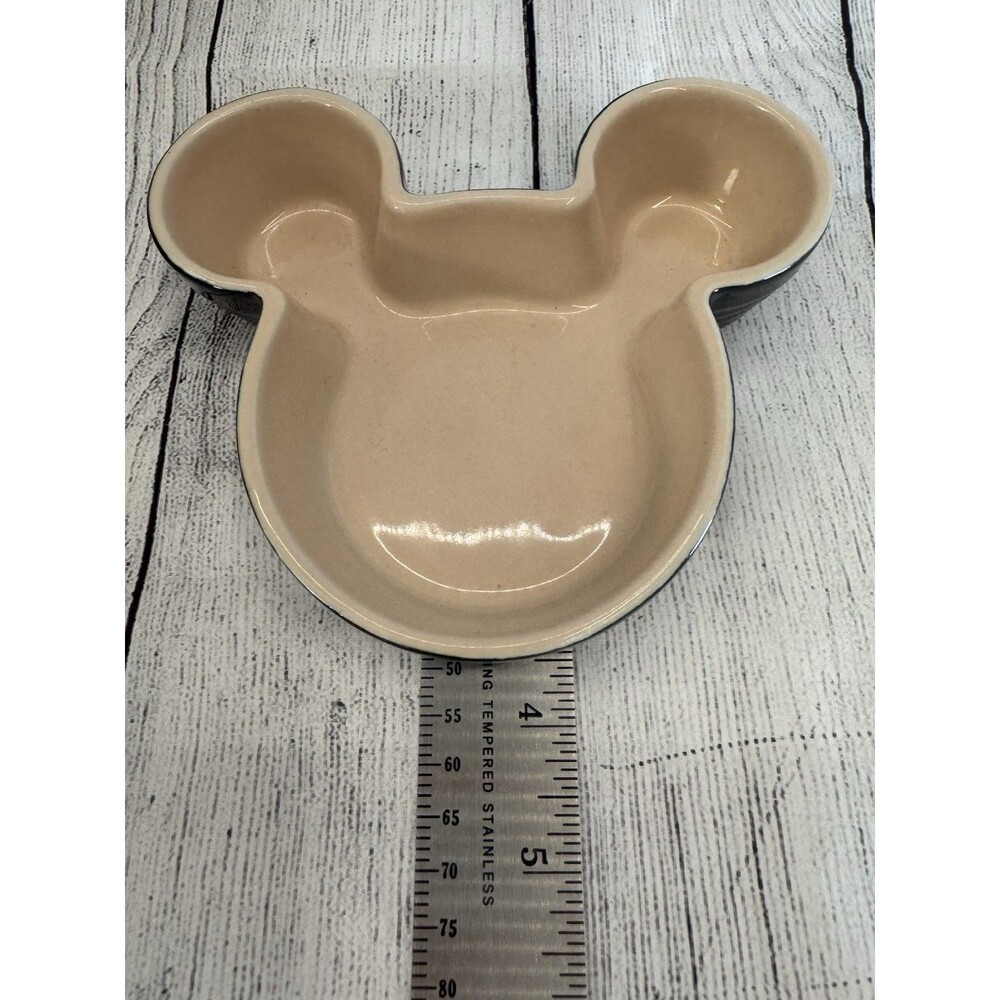 Set Of 2 Le Creuset Disney Mickey Mouse Stoneware Ramekins Black & Red 7.5oz - Picture 13 of 13